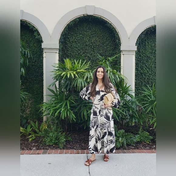 Meet your Posher, Amber - Picture 1 of 9